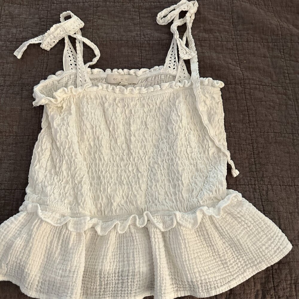 Eri + Ali White Top Size Medium